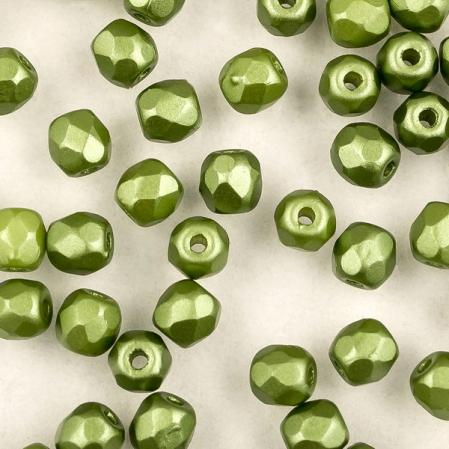 Fire polished 3 мм Alabaster Pastel Olivine