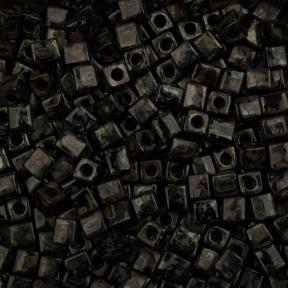 Бисер Miyuki Square Beads 4 мм Пикассо непрозрачный черный