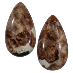 Гранат с везувианитом в кварце (пара)