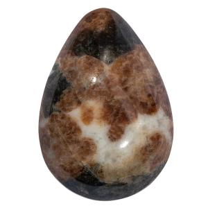 Сила Земли в Камне: Кабошоны Граната и Везувианита в Кварците