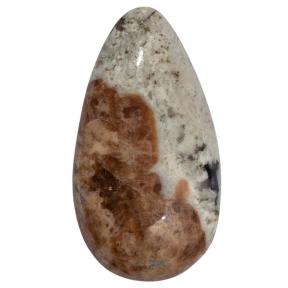 Гранат с везувианитом в кварце