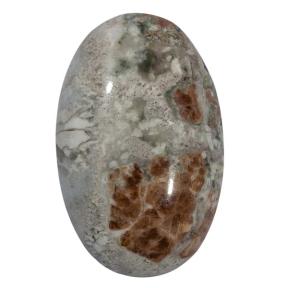 Гранат с везувианитом в кварце