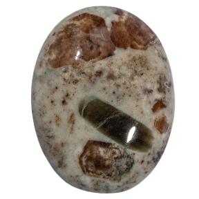 Гранат с везувианитом в кварце