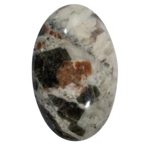 Гранат с везувианитом в кварце