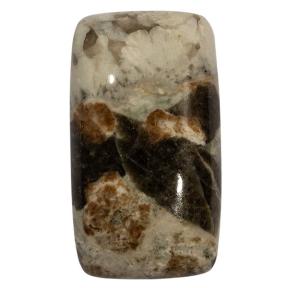 Гранат с везувианитом в кварце