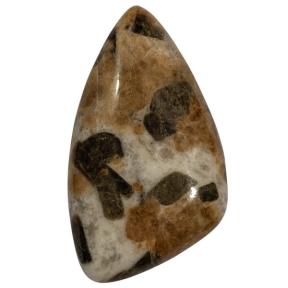 Гранат с везувианитом в кварце