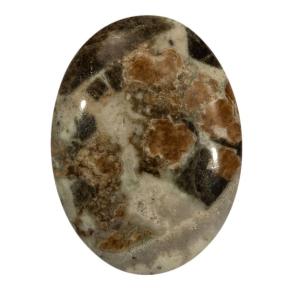 Гранат с везувианитом в кварце