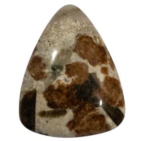 Гранат с везувианитом в кварце