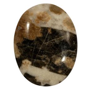 Гранат с везувианитом в кварце